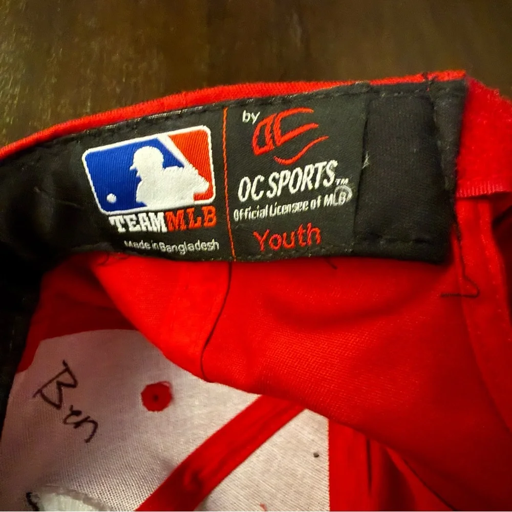 Team MLB OC Sports Youth Red and Black Baseball Cap with Cincinnati‎ Logo